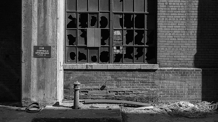 DJW_03011985_Uniroyal_BrokenWindows.jpg