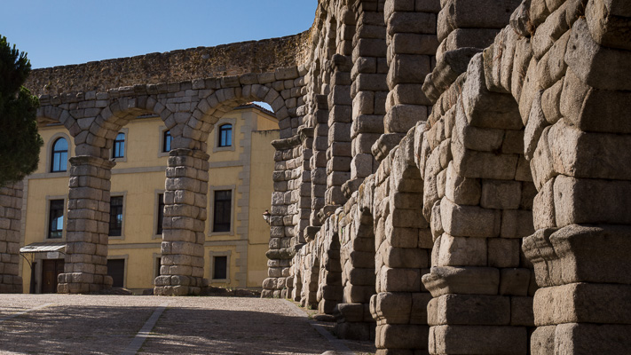 Werthmann_Don_Aqueduct_Segovia.jpg Werthmann_Don_Aqueduct_Segovia.jpg